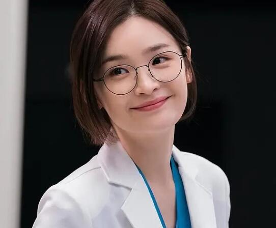 机智的医生生活李翼俊cp是谁