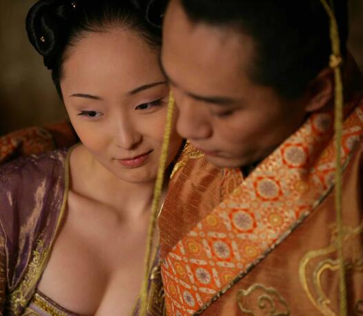 满城尽带黄金甲蒋婵和太子什么关系