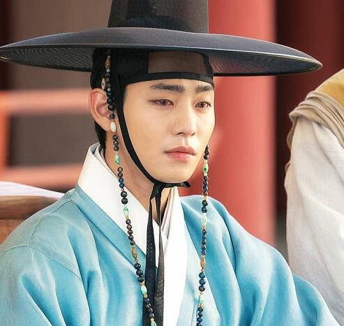 韩剧红天机男主身份