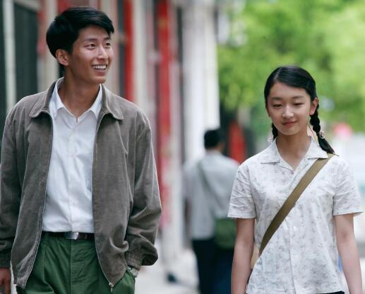 山楂树之恋静秋的孩子是谁的