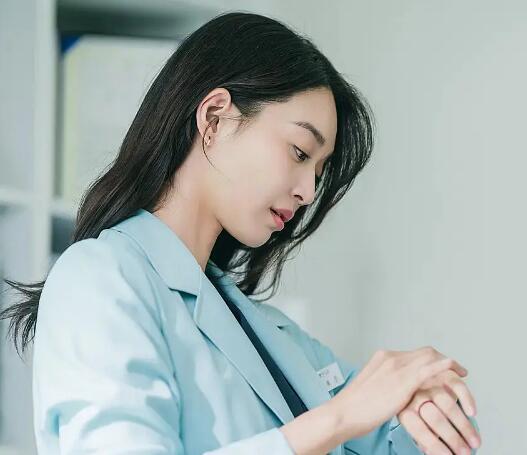 海岸村恰恰恰女主妈妈去世了吗