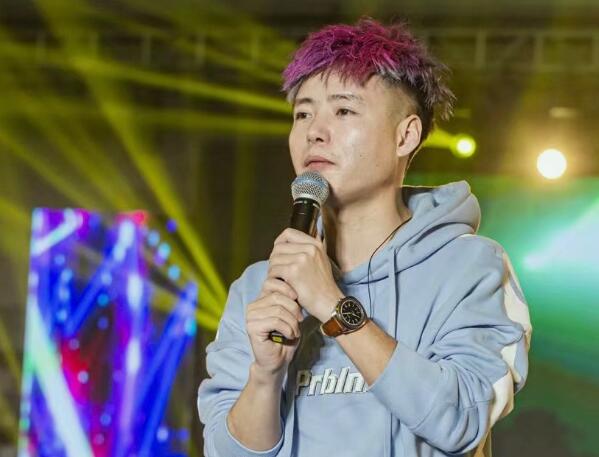 最后是我一个人走过这片海是什么歌