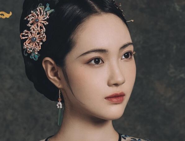 一纸寄风月高馨月最后和谁在一起了