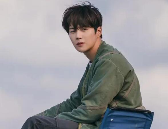 海岸村恰恰恰男主秘密是什么