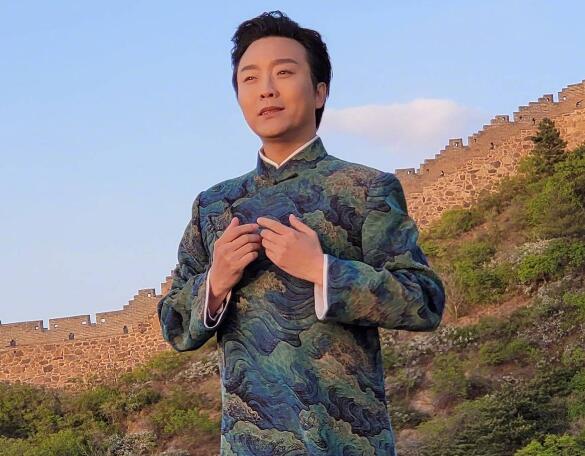 万疆歌词是谁写的