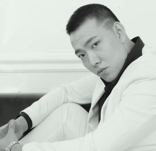 我走在长街中听戏子唱京城是什么歌
