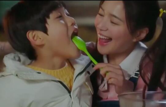 皇后的品格闵宥拉的孩子是谁的