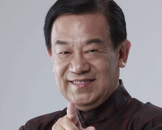高明在突围中扮演什么角色