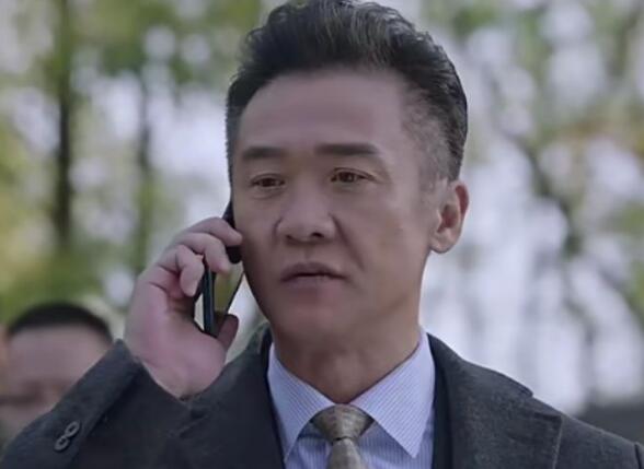 突围中是谁在监视齐本安