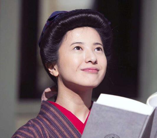 花子与安妮中花子和谁在一起了