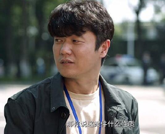 谁是凶手冷小兵官配是谁