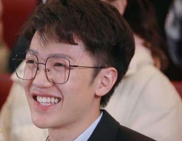 初入职场的我们梁坚洛结局