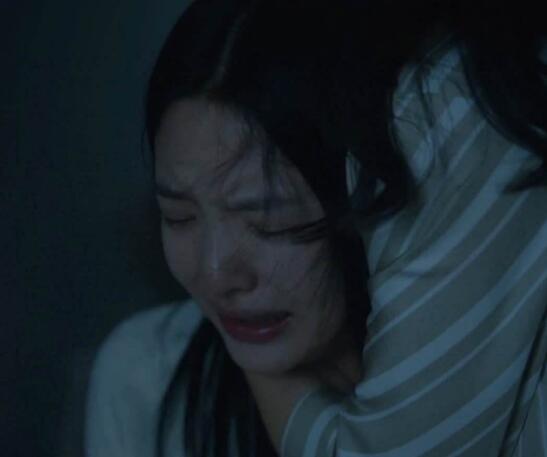 女心理师第一集女学生是谁