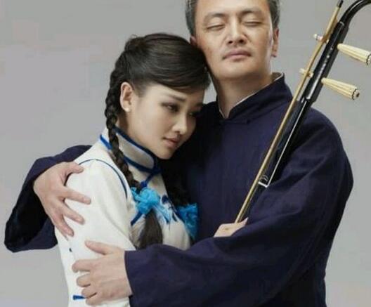 心中有爱是什么歌名