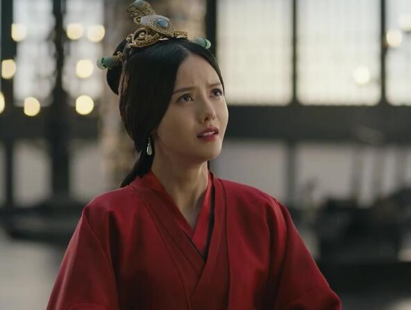 曹操带兵攻下了邺城后,听闻甄宓的美名,想要收为己有,但没想到曹丕