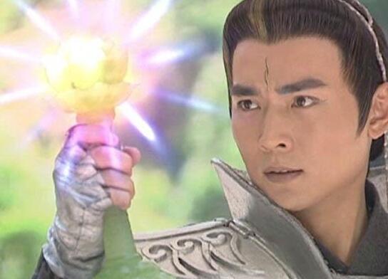 三圣母的宝莲灯被谁偷去