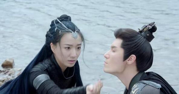 镜双城羽幻喜欢谁