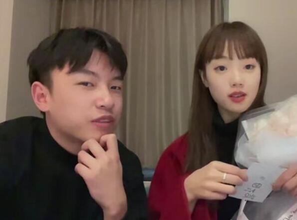 何运晨邓冰莹在一起了吗
