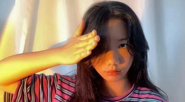 2,宣宣全名叫张宇宣,歌唱作品有《she》,《花开春还》,《一宣一夏》等