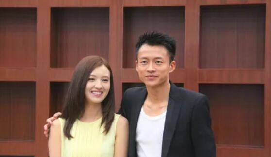 傅晶和唐曾是什么关系