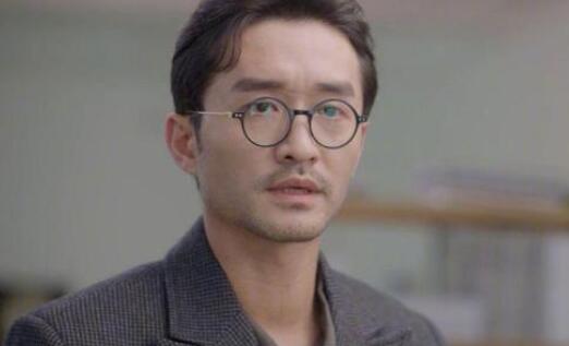 1,《第二次拥抱》老徐叫徐怀远,徐怀远的扮演者是李泰延,李泰延原名叫