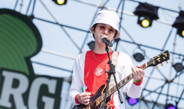 马思纯和张哲轩怎么认识的