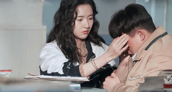 胆小鬼黄姝为什么转学