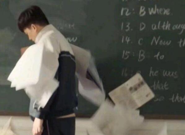 胆小鬼秦理奥数比赛怎么了