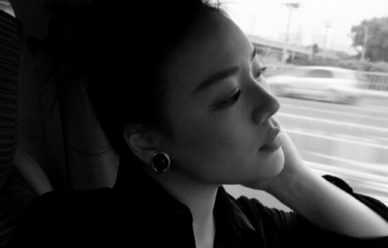 马思纯就违反交规道歉