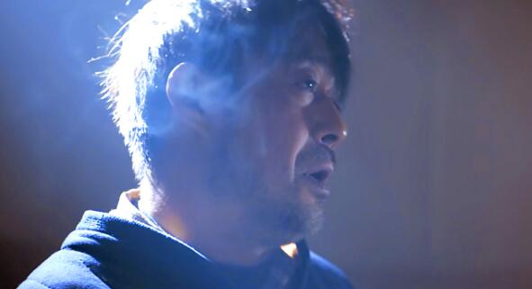 胆小鬼秦大志为什么抢劫