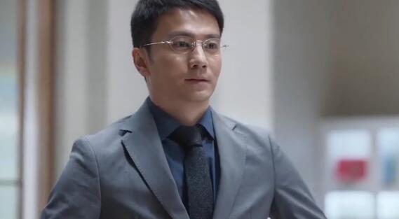 欢乐颂3陈祖法为什么找朱喆担保