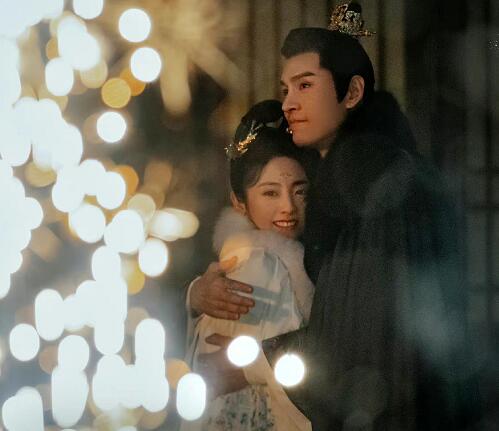 覆流年男主是谁