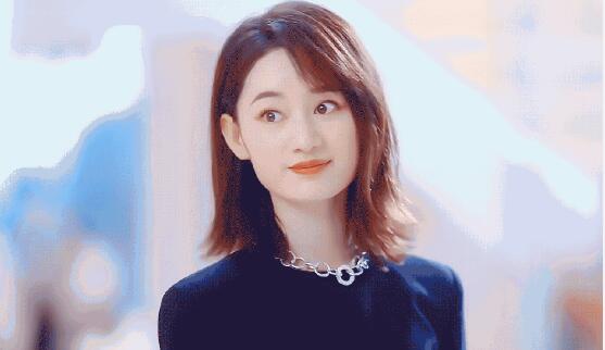 1,《她们的名字》中余霏霏是总部空降到木兰说的副