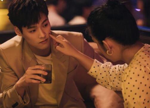 秦海璐和董又霖相差多少岁