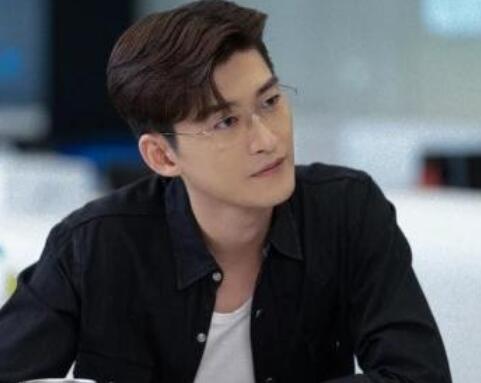 东八区的先生们童语为什么不喜欢别人在他面前喝红茶