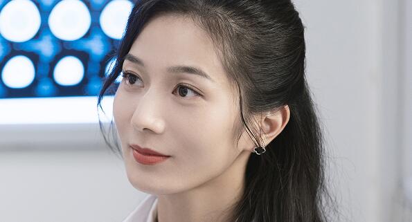 东八区的先生们白医生叫什么名字