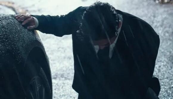 千元律师男主父亲谁杀的