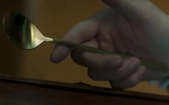 金汤匙男主为什么邀请男二吃饭