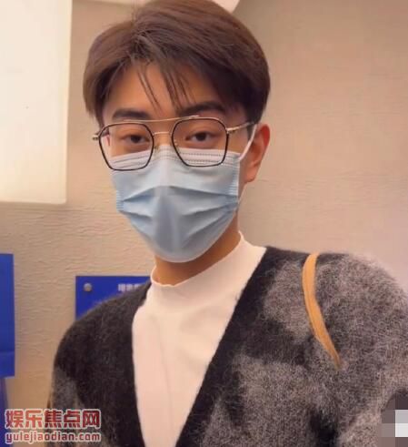 秦牛正威的男朋友是谁