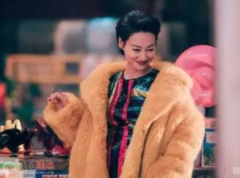 惠英红穿婚纱喊话水兵有缘相见