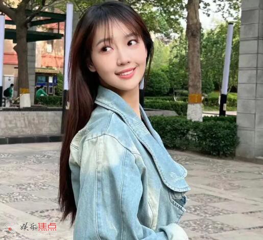 秦牛正威改名秦语鹿