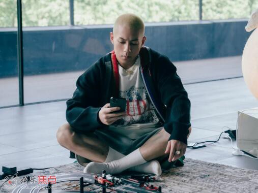 热烈里的凯文是谁扮演的