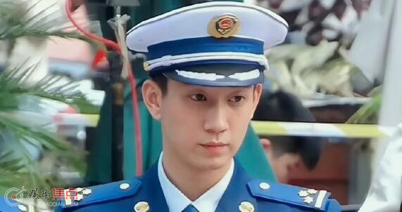 他从火光中走来楼明冶有感情戏吗