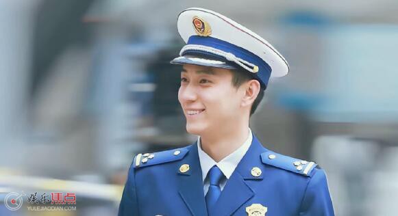 他从火光中走来楼明冶是男二吗