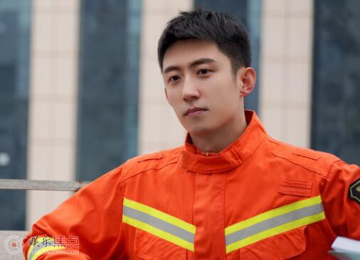 他从火光中走来原型故事概括