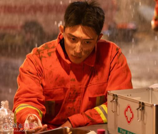 他从火光中走来原型故事概括