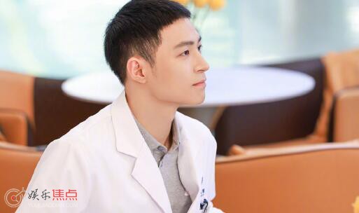 治愈系恋人方明凡是谁扮演的