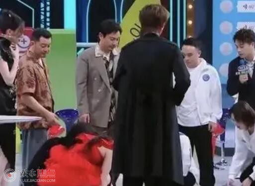 王牌对王牌关晓彤生日整蛊哪一期
