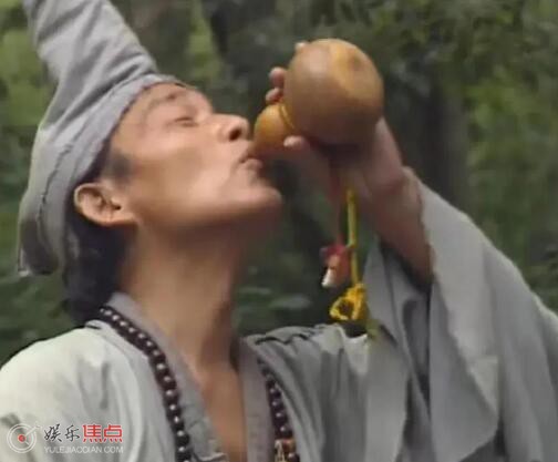 繁花游本昌是配音的吗