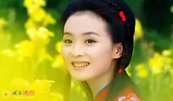 王艳在情深深雨蒙蒙里扮演的谁